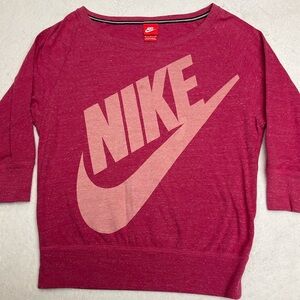 NIKE Heather Magenta Pink 1/2 Sleeve Wide Neck Logo Top Woman Medium